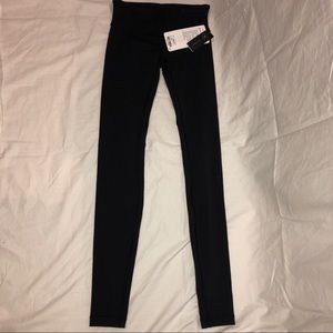 Black Lululemon leggings (Mid-rise)